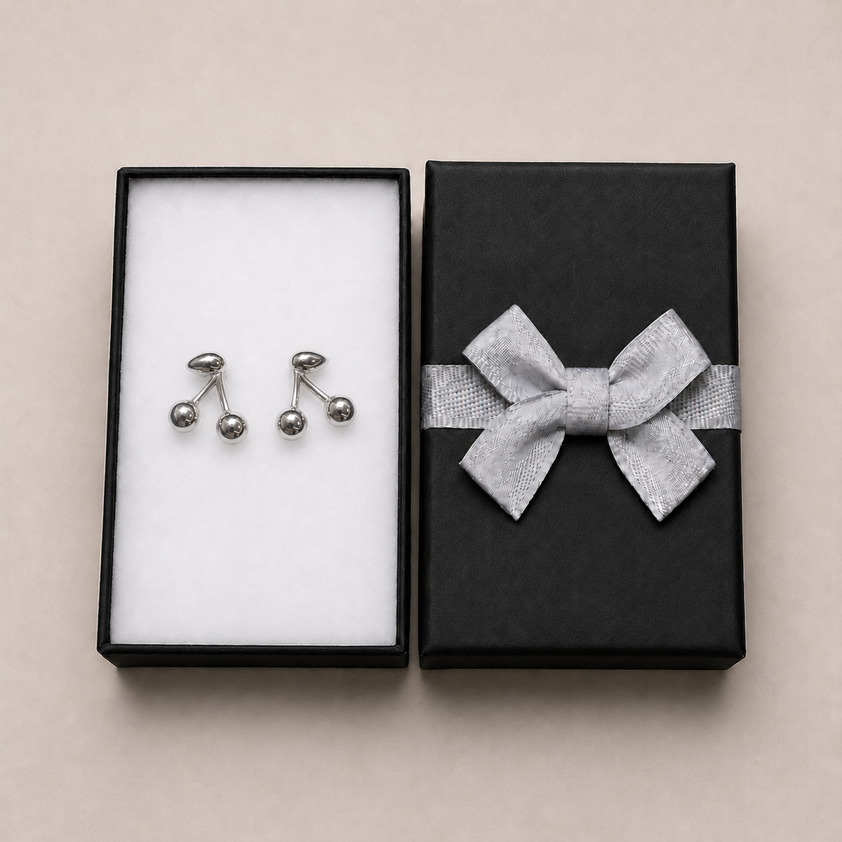 PM106 – Silver Sweet Cherry Sculptural Stud Minđuše