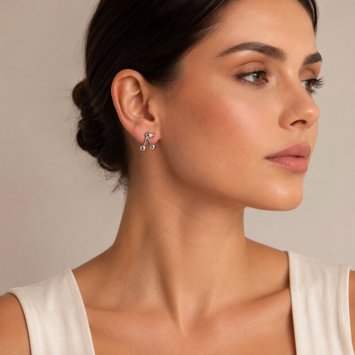 PM106 – Silver Sweet Cherry Sculptural Stud Minđuše
