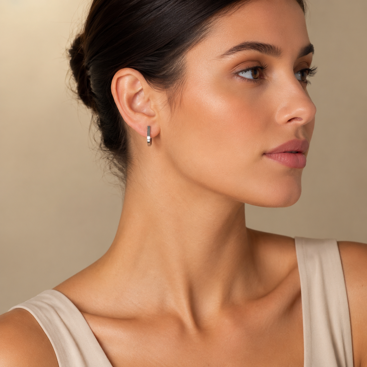 PM115 – Silver Geometric U-Hoop Minimalist Minđuše