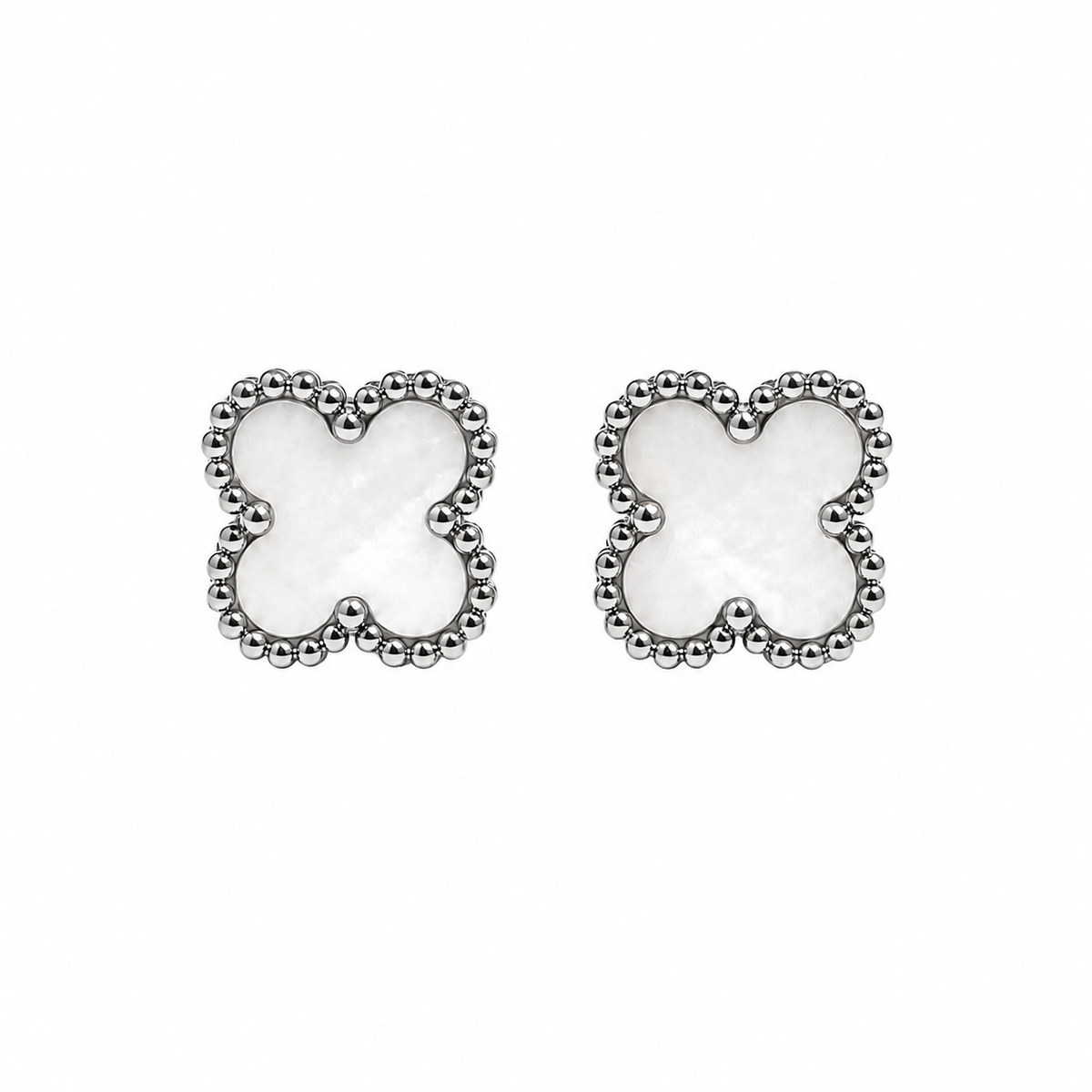 PM110 – Silver L White Four-Leaf Clover Stud Minđuše