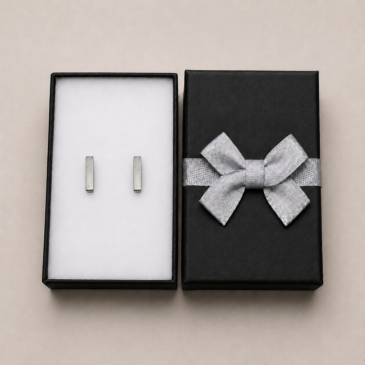 PM123 – Silver Minimalist Huggie Minđuše