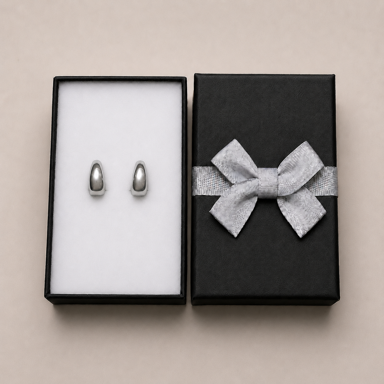 PM116 – Silver Bold Circle Huggie Minđuše