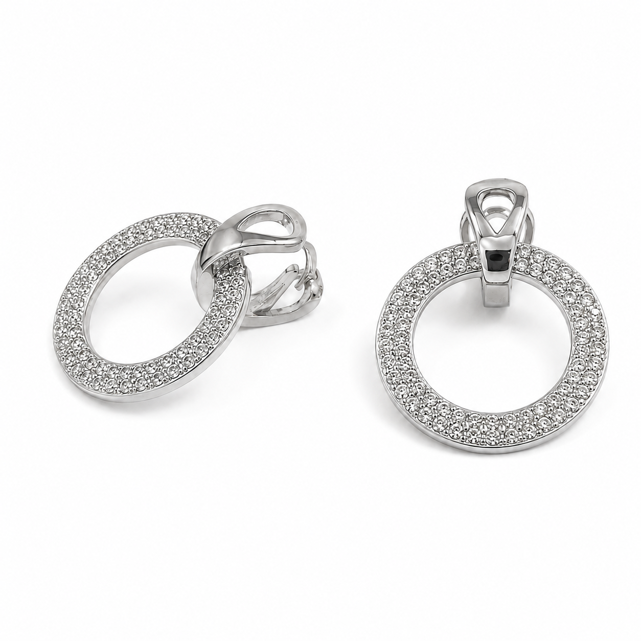 PM126 – Silver Iced Circle Dangle Minđuše