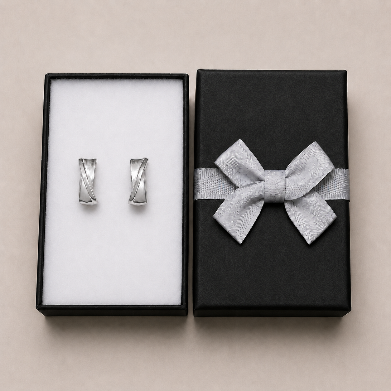 PM131 – Silver Twist/Wave Huggie Minđuše