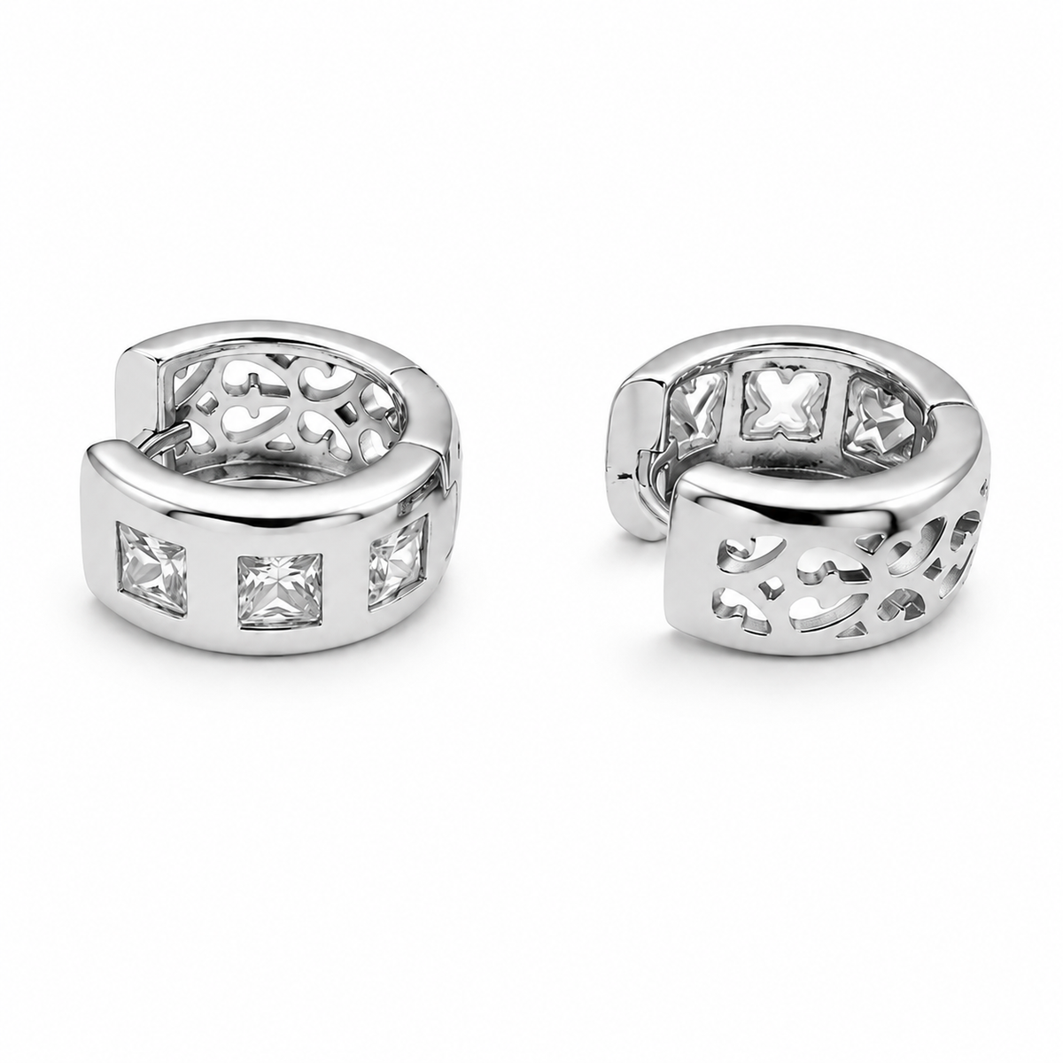 PM132 – Silver Cut Bezel Filigree Huggie Minđuše