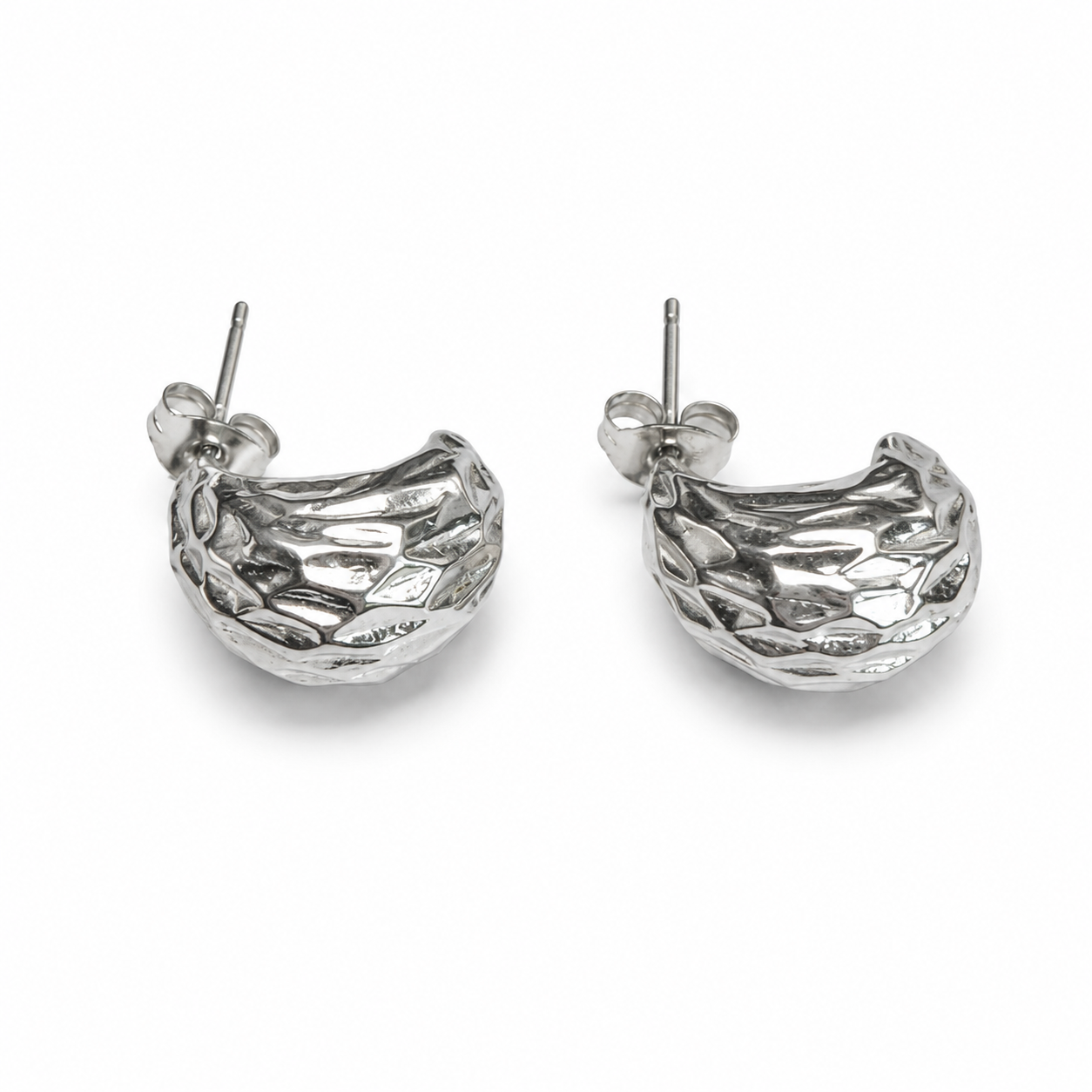 PM133 – Silver Nugget Texture Dome Stud Minđuše