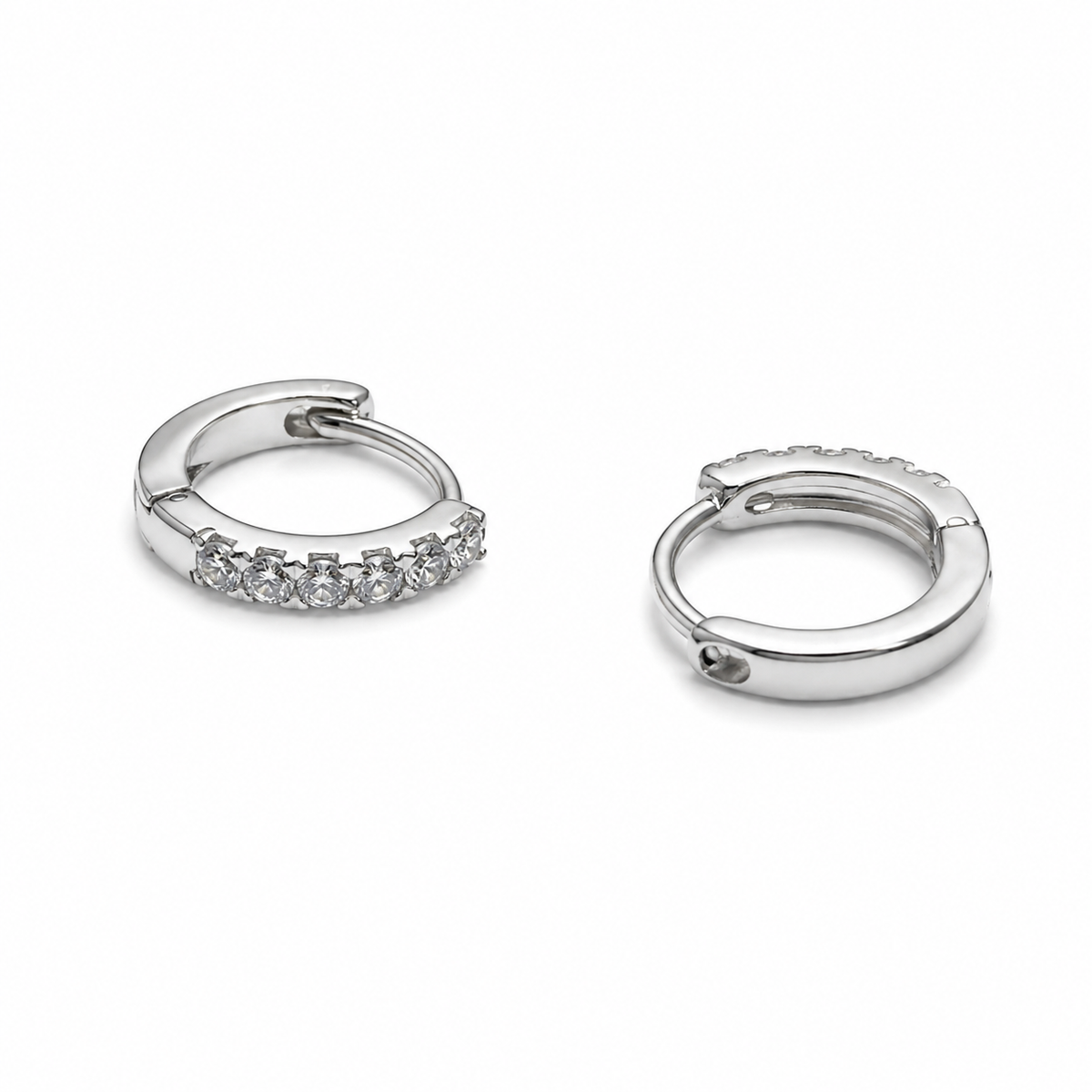PM136 – Silver Crystal Row Mini Huggie Minđuše