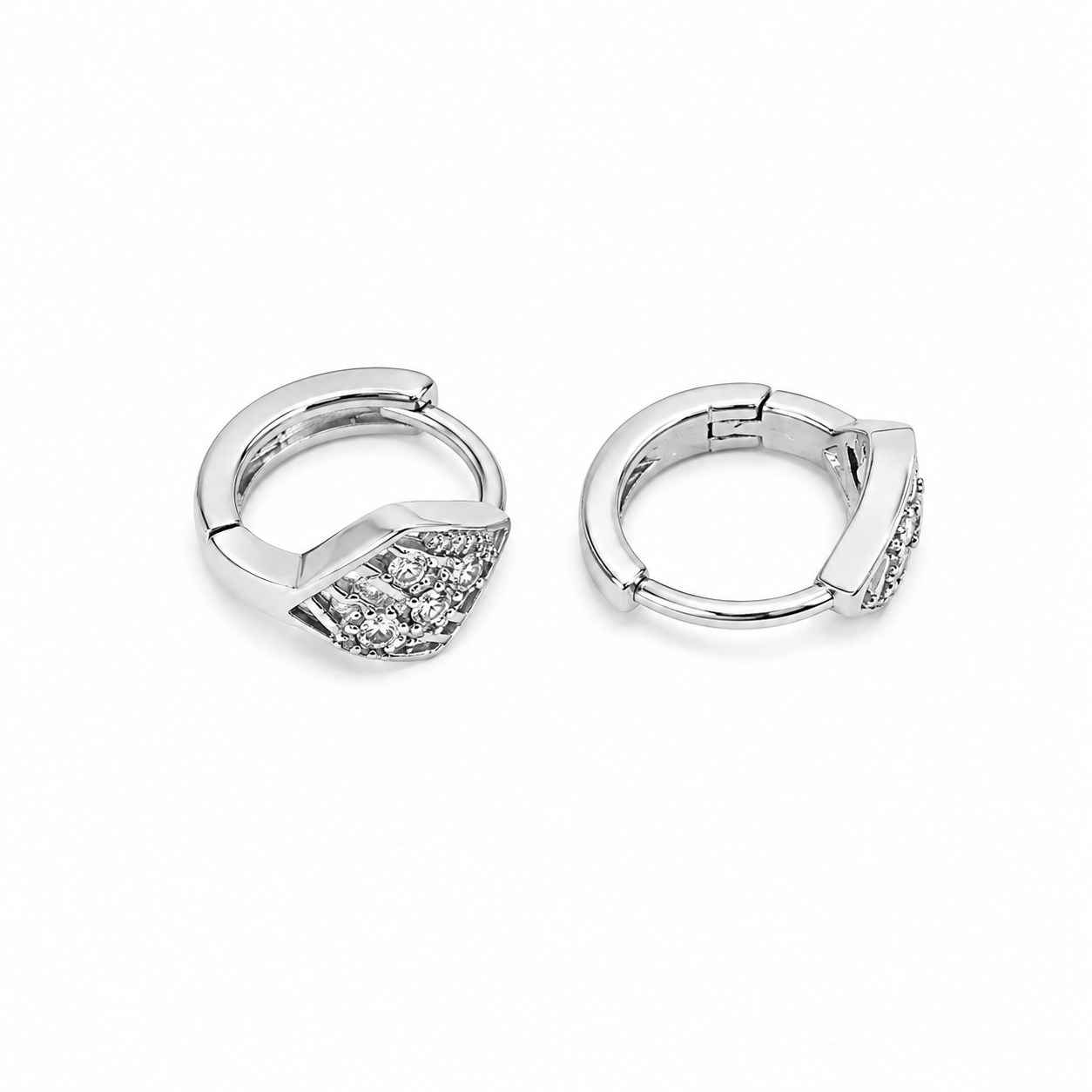 PM138 – Silver Evil Eye Cluster Huggie Minđuše