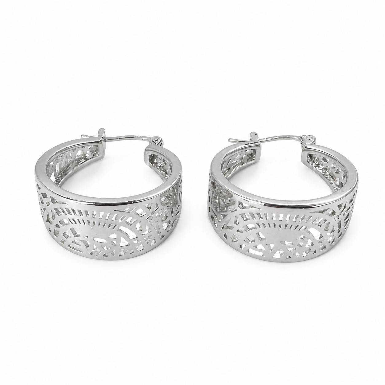 PM145 – Silver Wide Band Mandala Cutout Hoop Minđuše