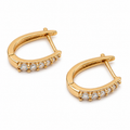 PM017G – Gold D-Hoop Multi CZ Prong Huggie Minđuše