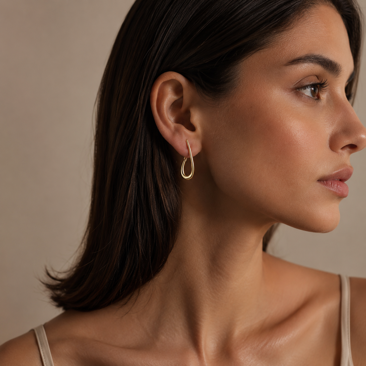 PM011G – Gold Teardrop Ear Crawler Minđuše