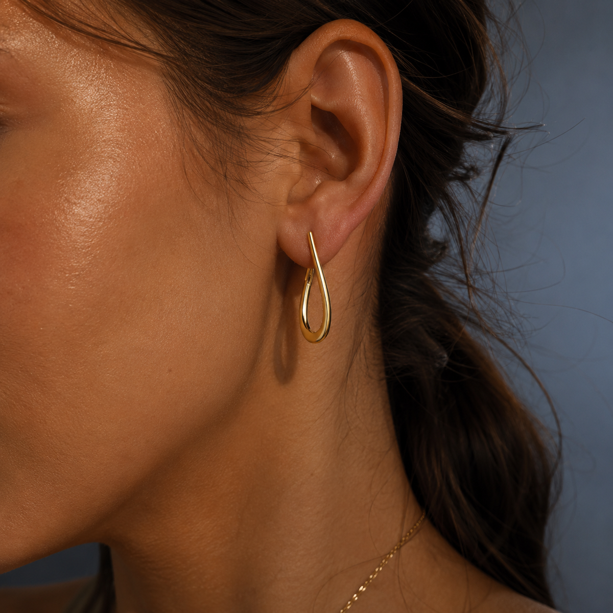 PM011G – Gold Teardrop Ear Crawler Minđuše