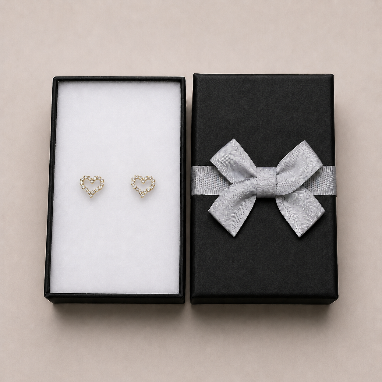 PM045G – Gold Open Heart CZ Outline Stud Minđuše