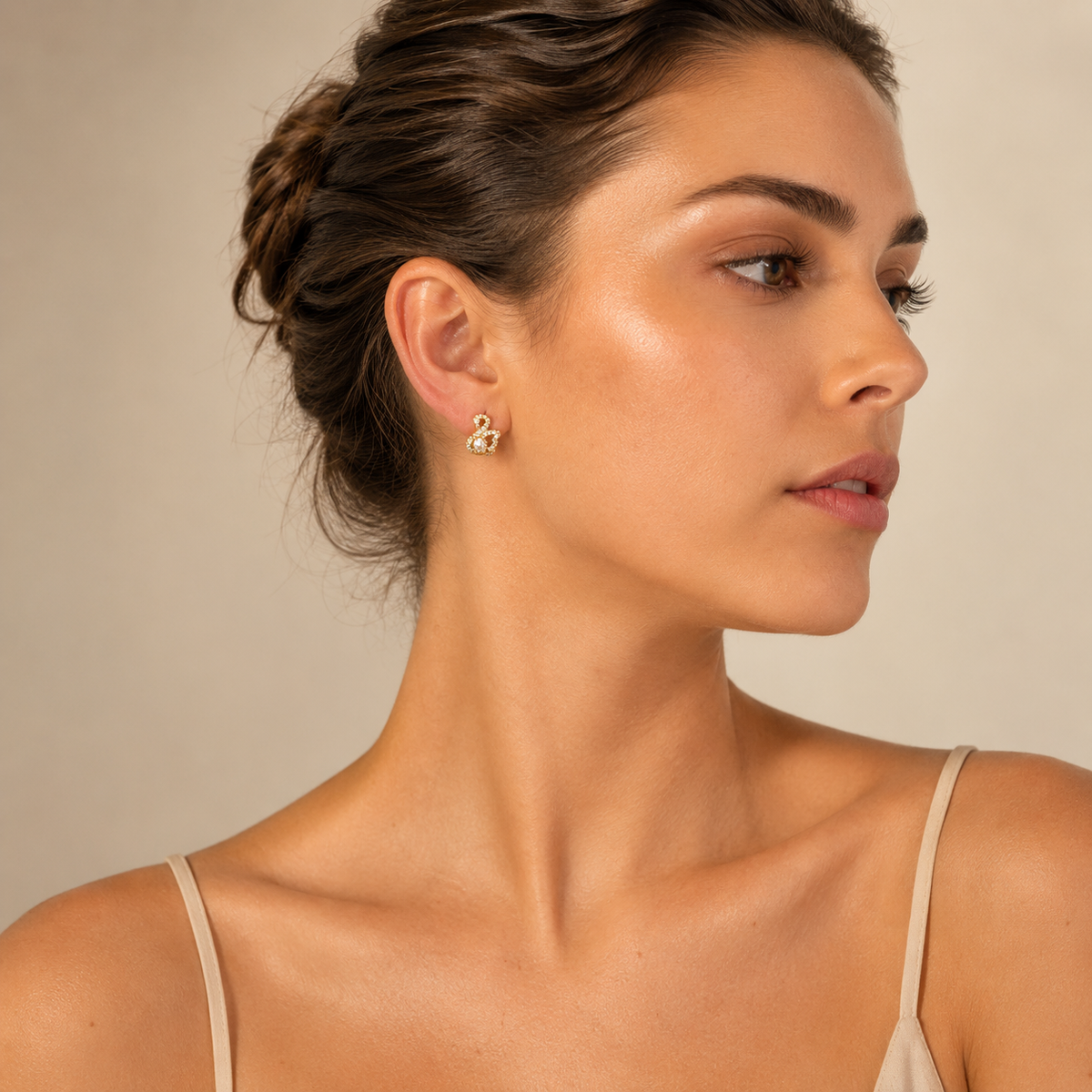 PM046G – Gold Floral Halo Solitaire Pavé Minđuše