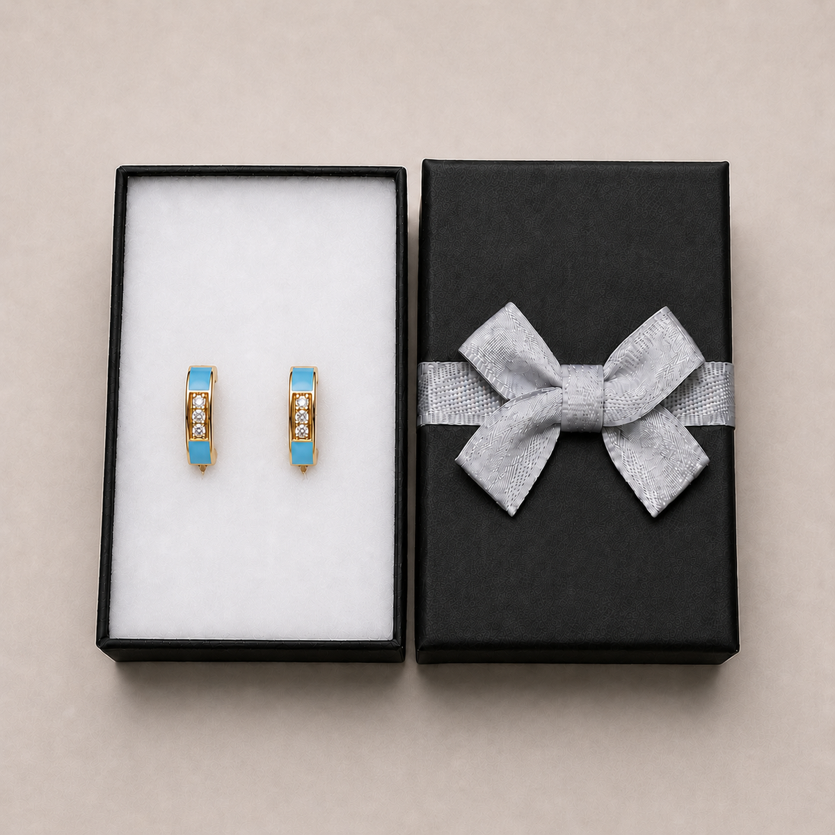 PM062G – Gold Square Baby Blue Enamel CZ Huggie Minđuše