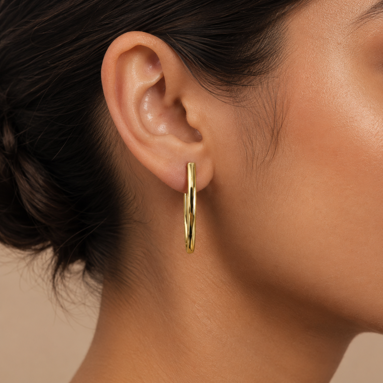 PM076G – Gold Minimalist Marquise Hoop Minđuše