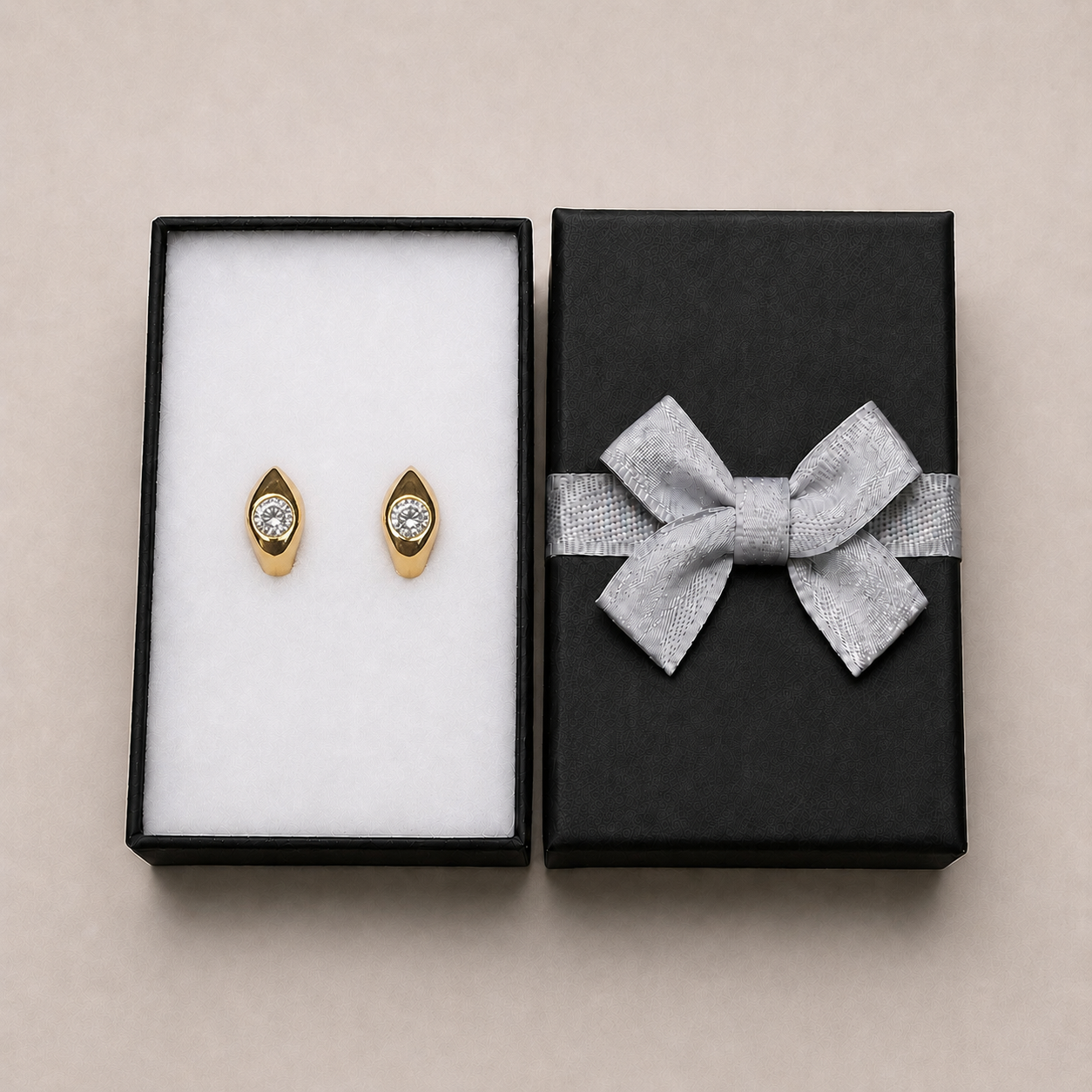 PM065G – Gold Dome Bezel CZ Huggie Minđuše