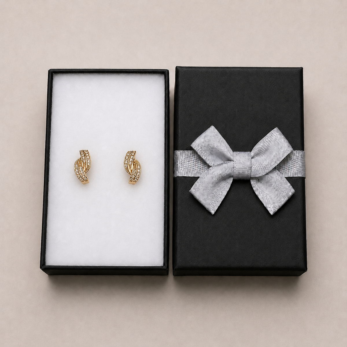 PM066G – Gold Multi-Row Twisted CZ Huggie Minđuše