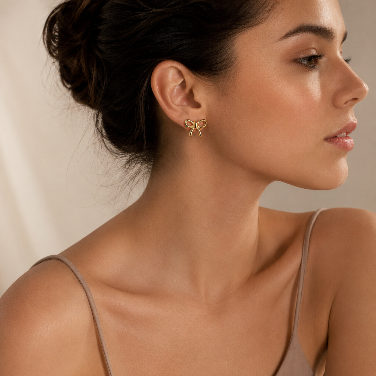PM086G – Gold Sweet Bow Stud Minđuše