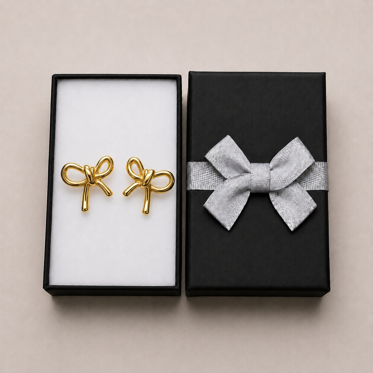PM086G – Gold Sweet Bow Stud Minđuše