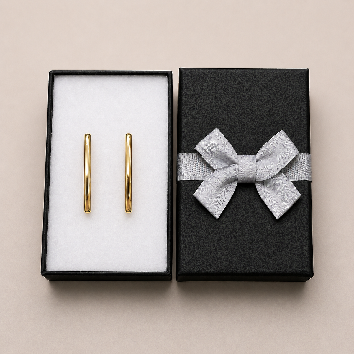 PM076G – Gold Minimalist Marquise Hoop Minđuše