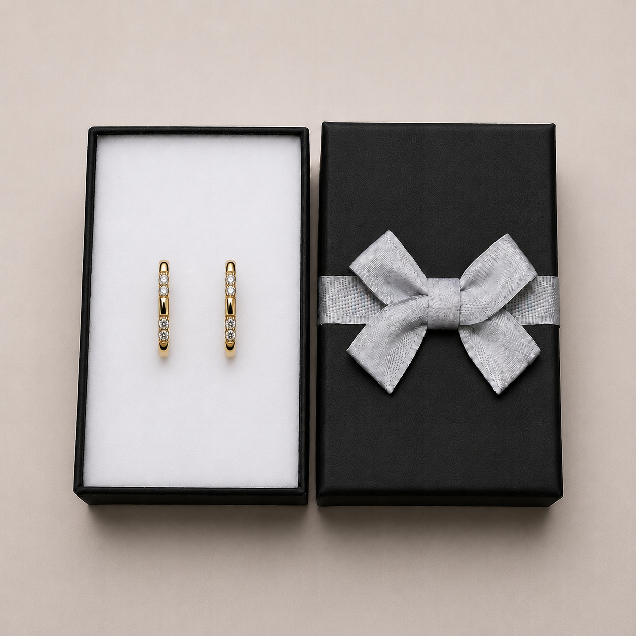 PM083G – Gold Pointed CZ Huggie Minđuše