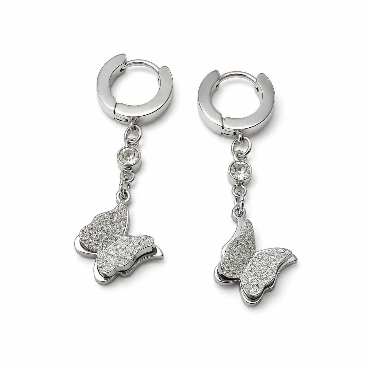 PM105 – Silver Pavé Butterfly Drop Huggie Minđuše