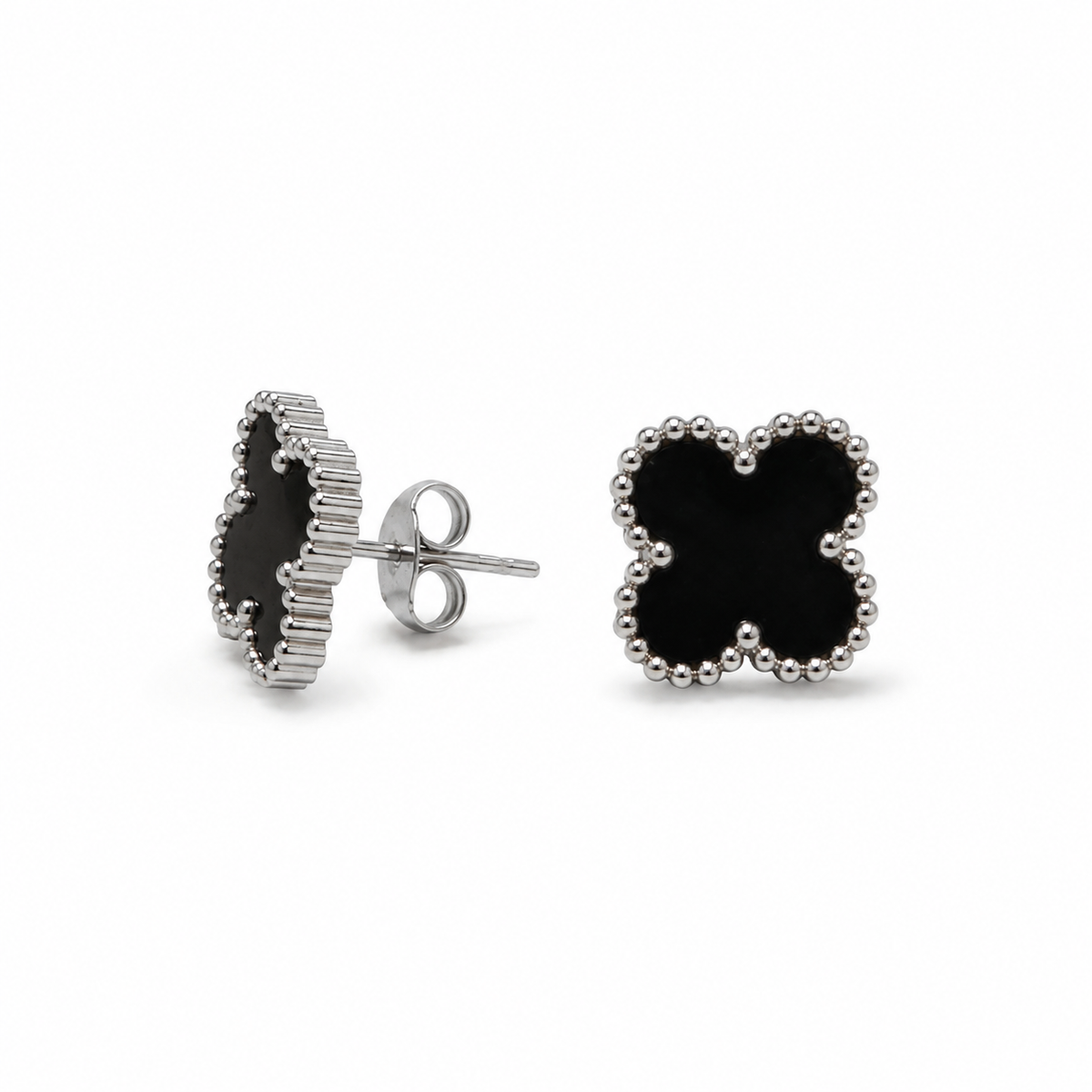 PM109 – Silver L Black Four-Leaf Clover Stud Minđuše