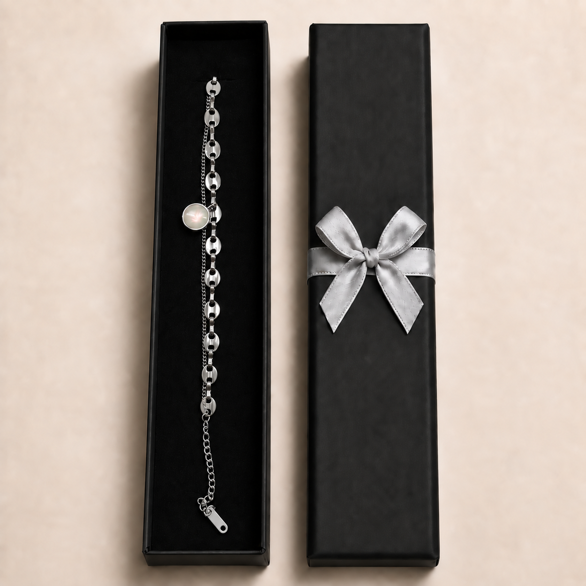 PN034 - Silver Double Chain White Round Charm Narukvica