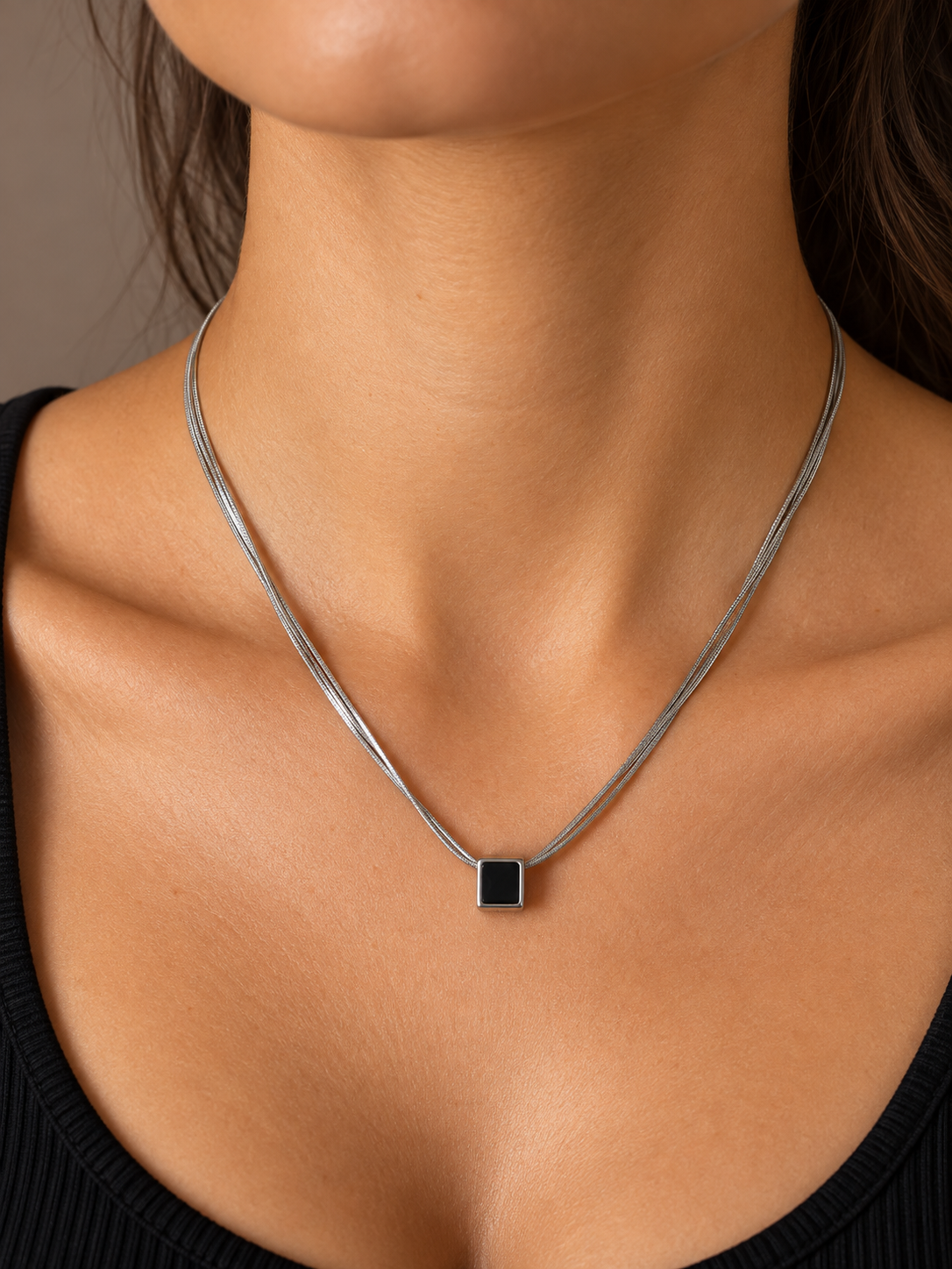 PO047 - Silver Multi-Strand Reversible Cube Ogrlica