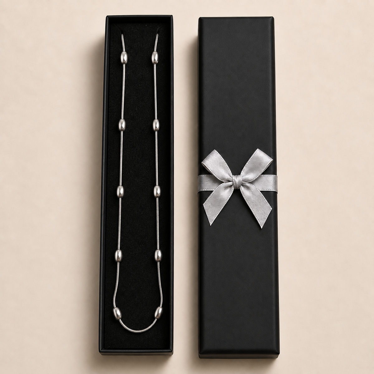 PO058 - Silver Oval Bead Station Chain Ogrlica