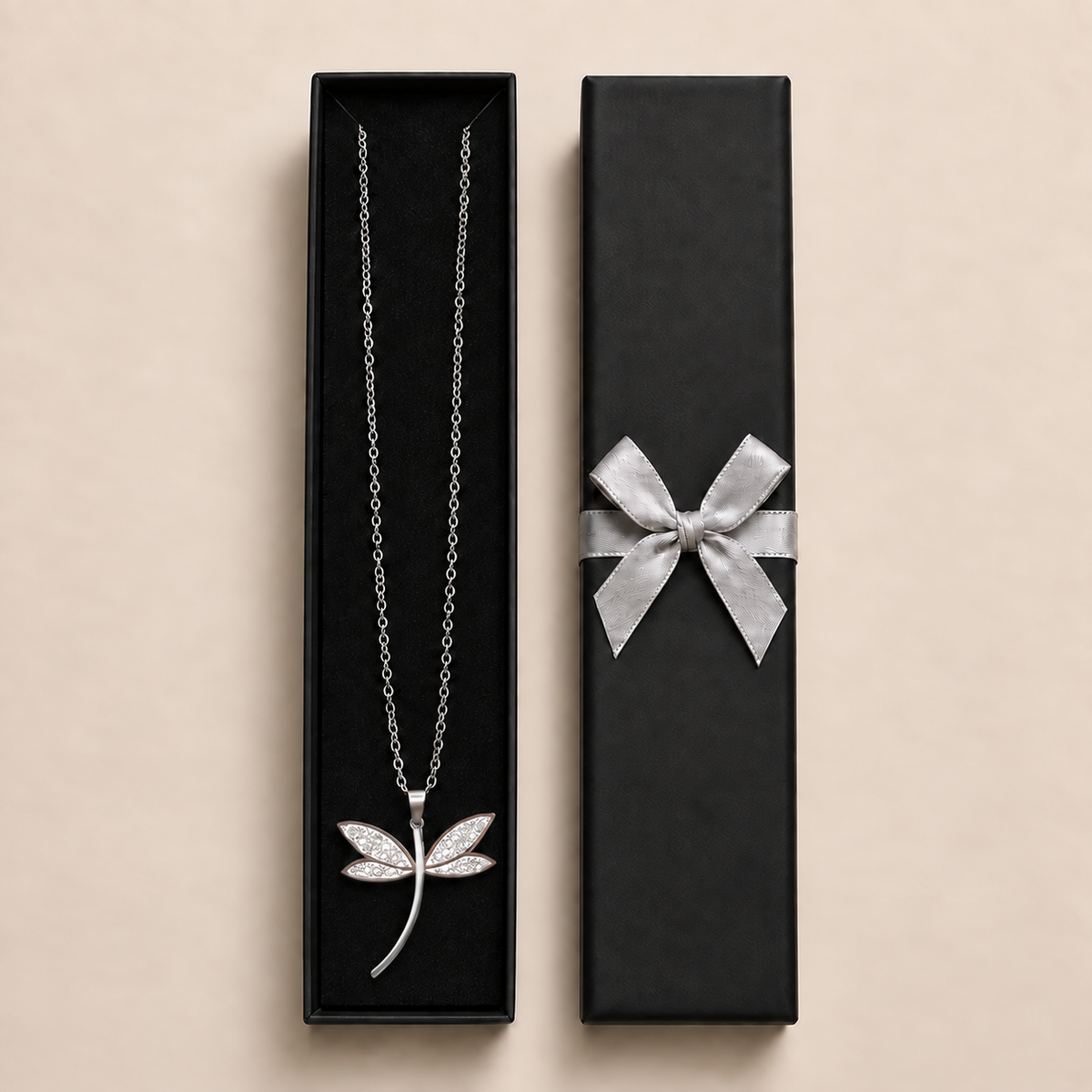 PO054 - Silver Dragonfly Crystal Pendant Ogrlica