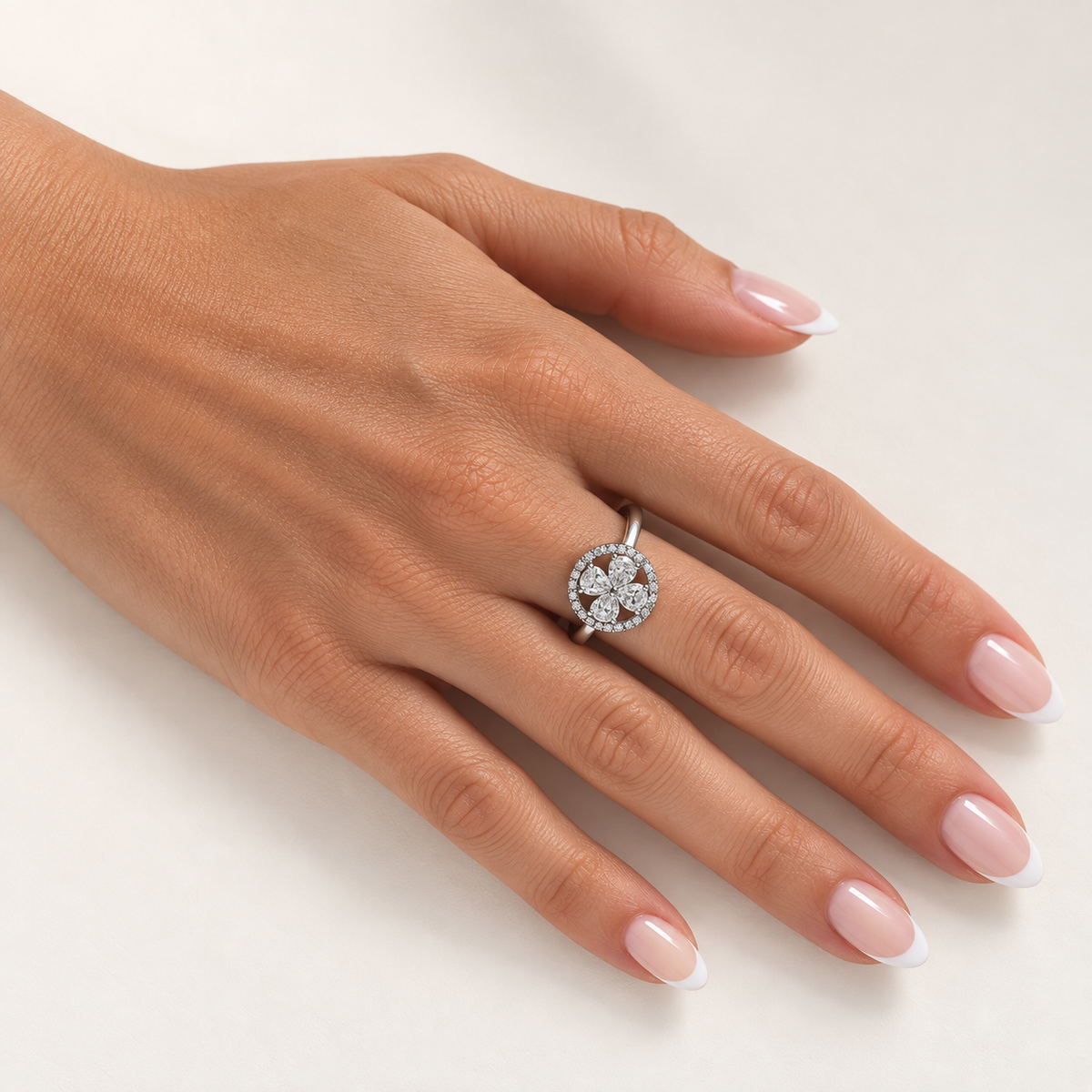 PP050 - Silver Four Pear CZ Flower Pavé Halo Prsten