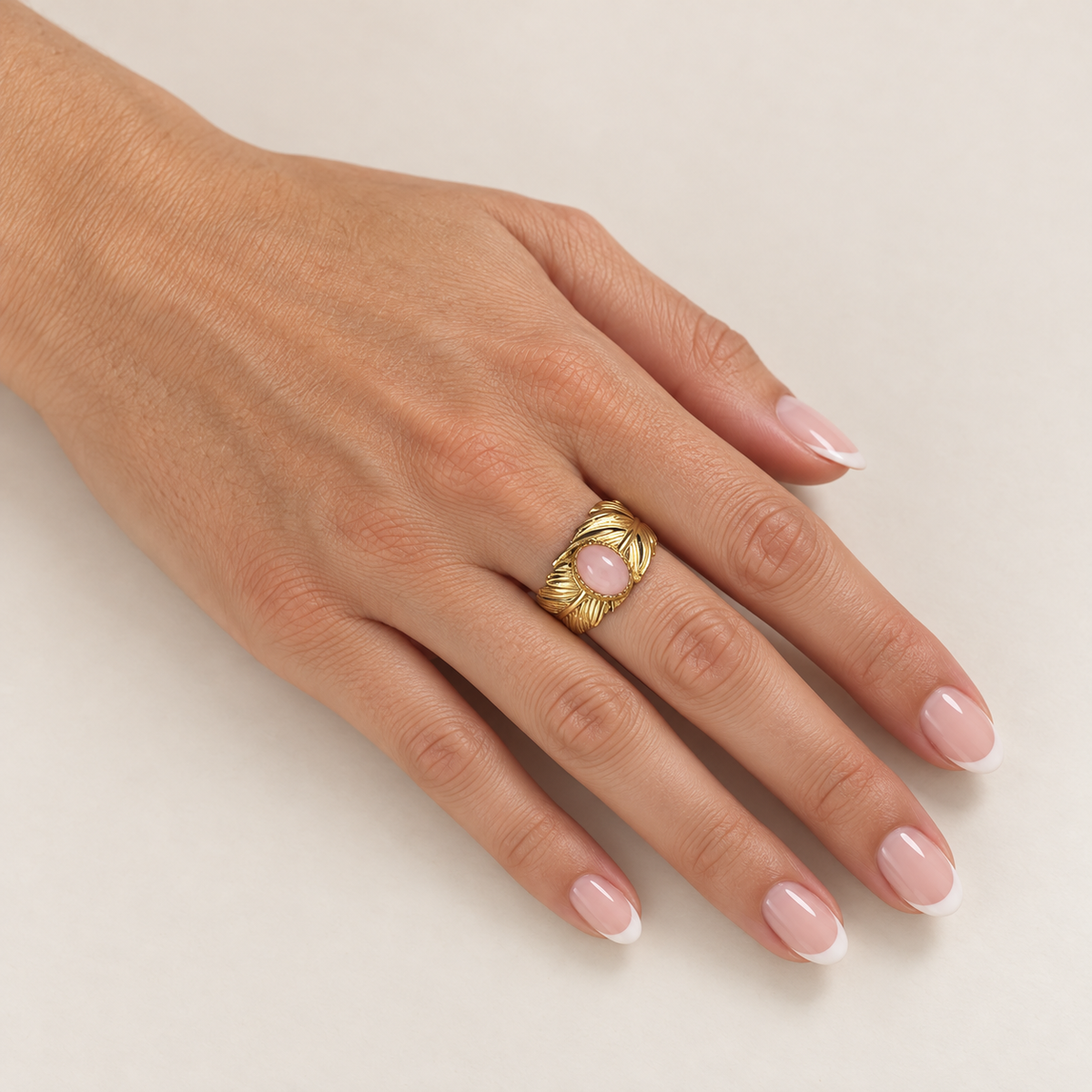 PP036G - Gold Pink Oval Stone Feather Cuff Prsten