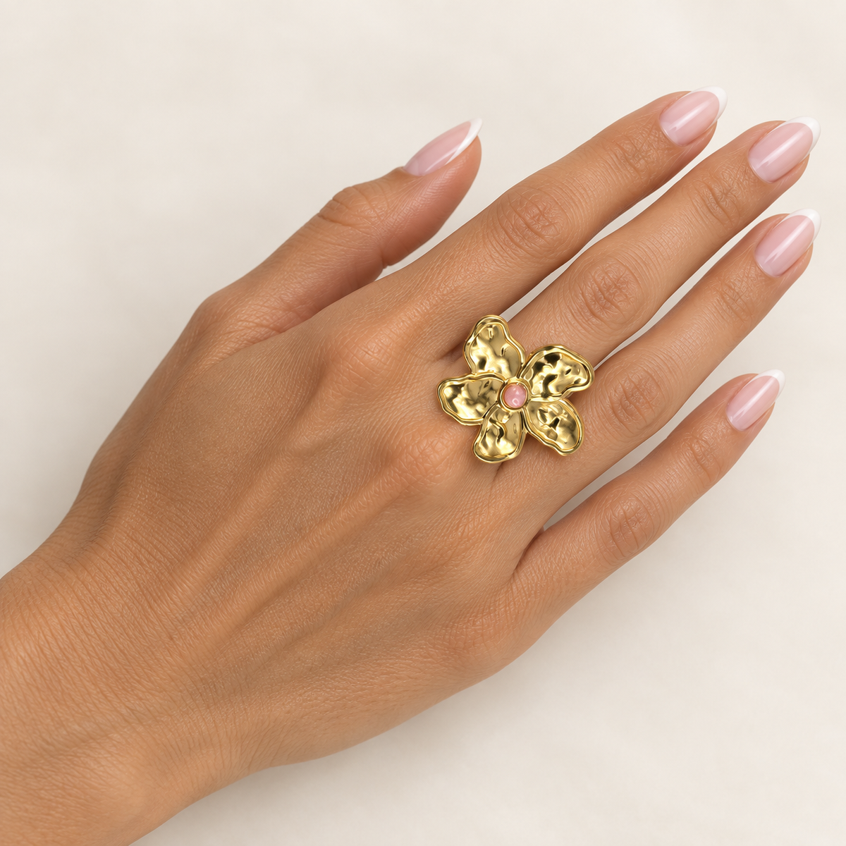PP040G - Gold Organic Five Petal Pink Cabochon Prsten