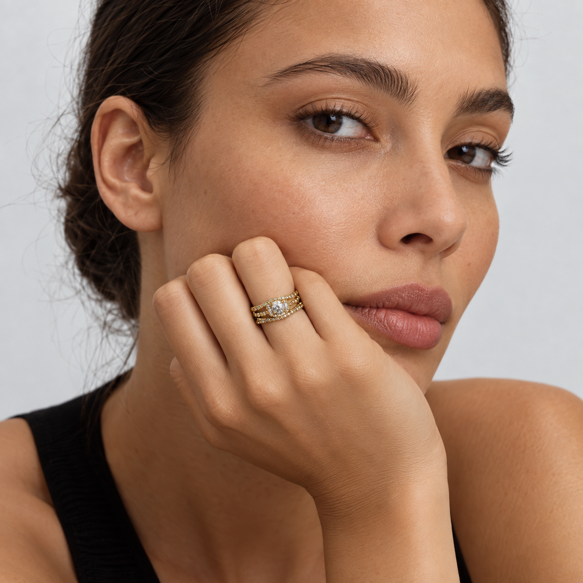 PP043G - Gold Round CZ Cushion Halo Triple Pavé Prsten