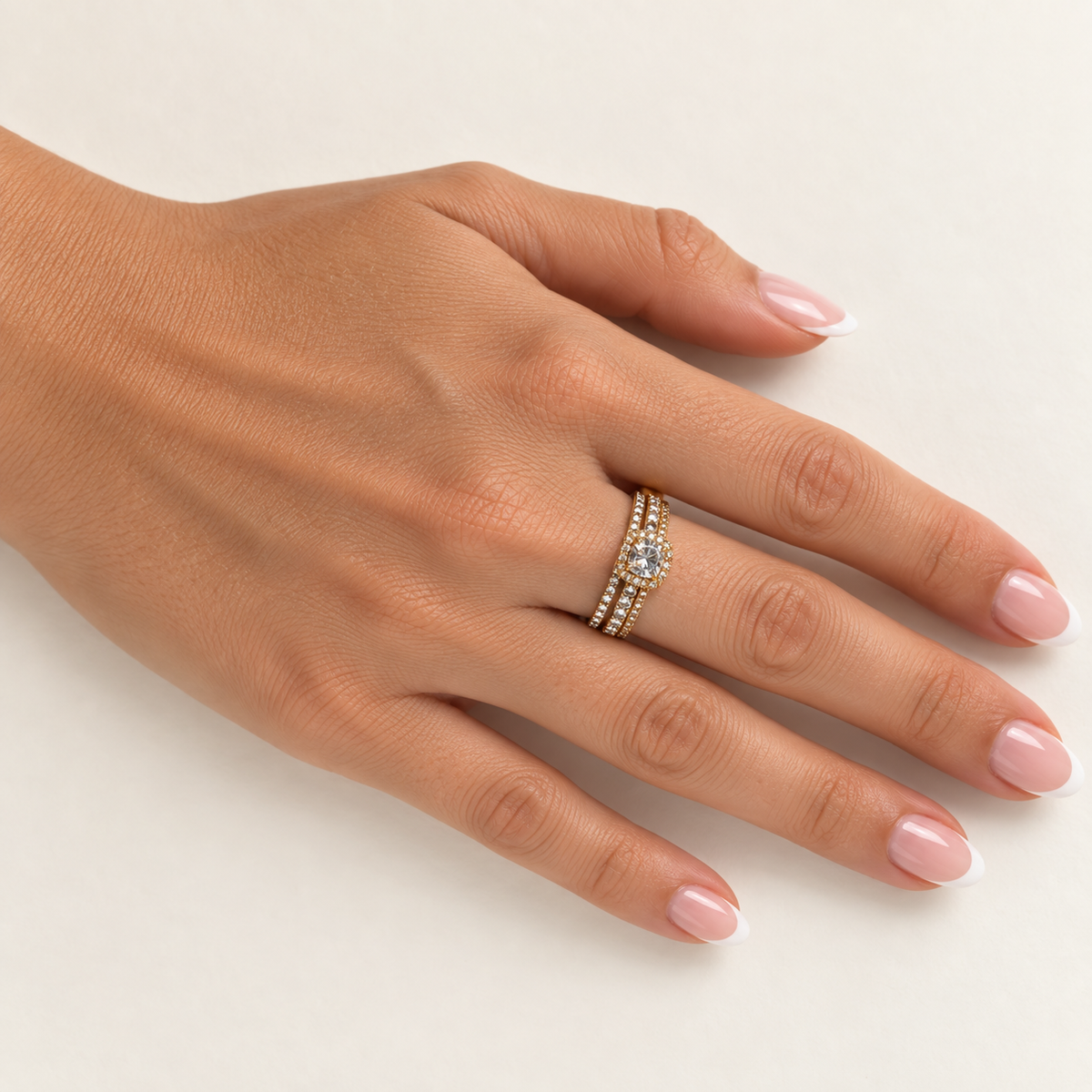 PP043G - Gold Round CZ Cushion Halo Triple Pavé Prsten