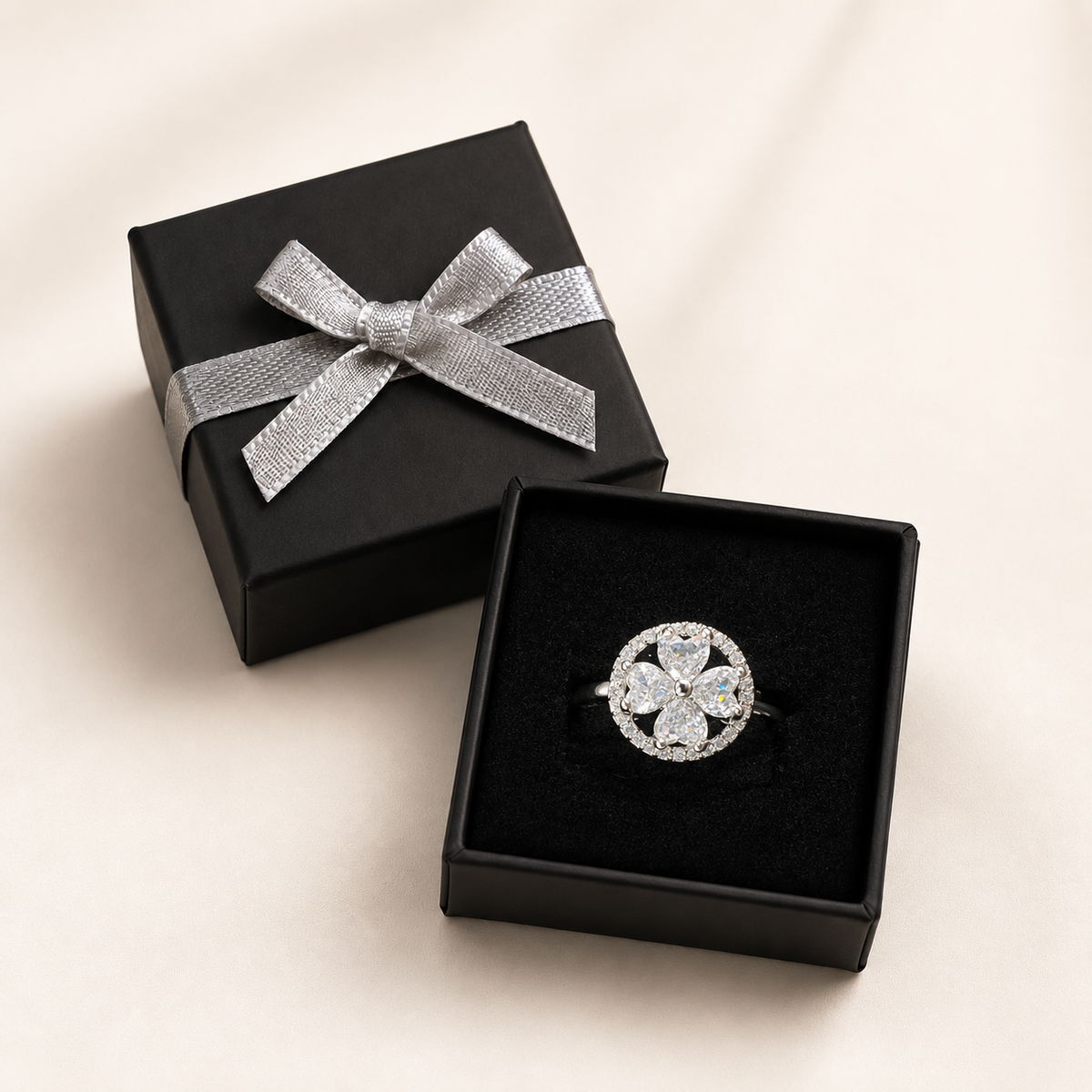 PP050 - Silver Four Pear CZ Flower Pavé Halo Prsten