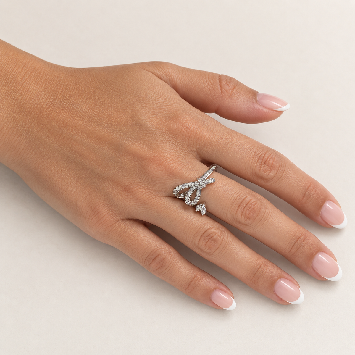 PP056 - Silver Pear CZ & Pavé Bow Open Prsten