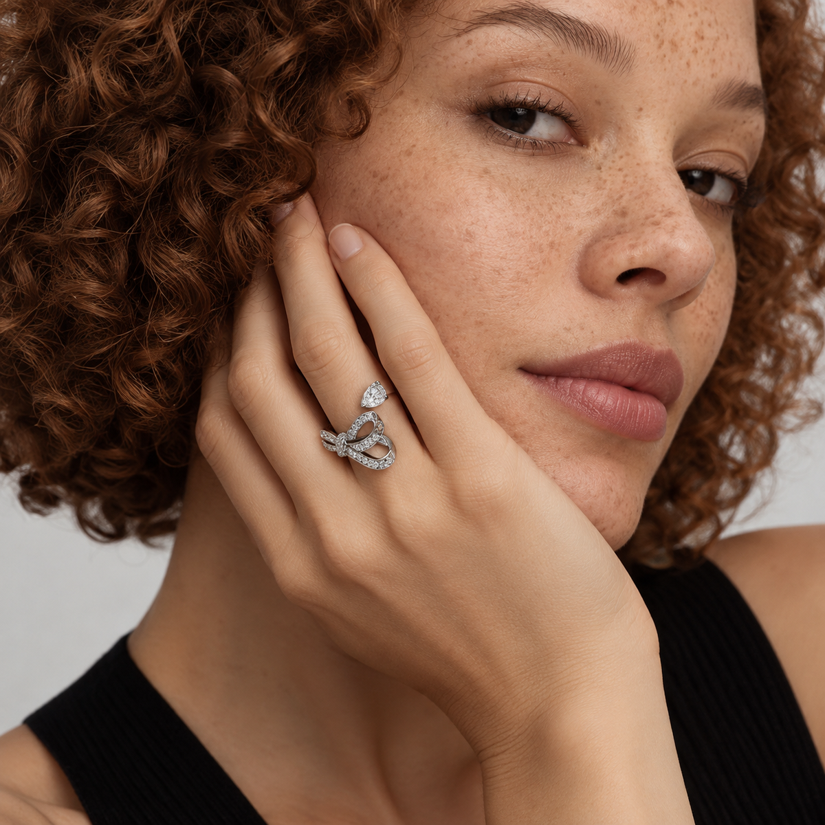 PP056 - Silver Pear CZ & Pavé Bow Open Prsten