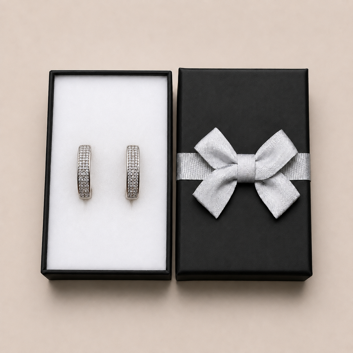PM166 - Silver Pavé Panel Huggie Minđuše