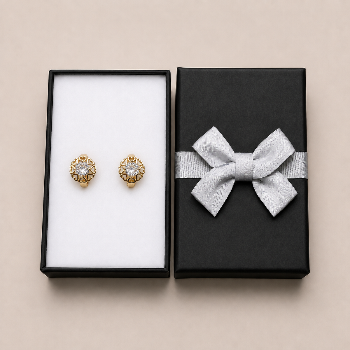 PM099G - Gold Heart Petal Halo Sparkle Huggie Minđuše