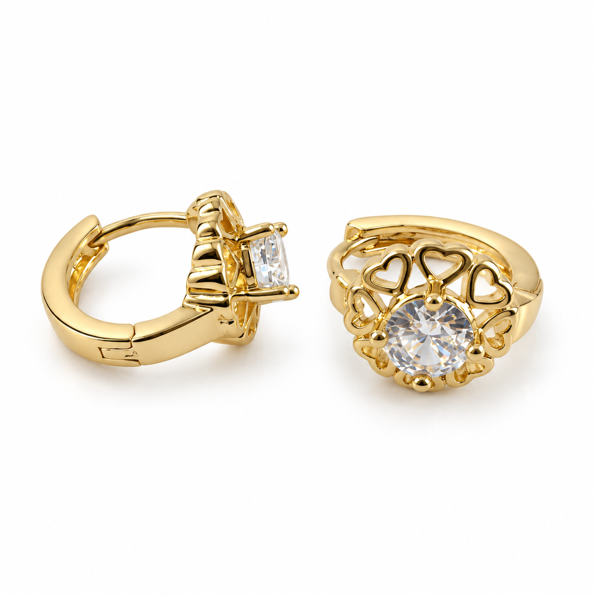 PM099G - Gold Heart Petal Halo Sparkle Huggie Minđuše - bočni prikaz para