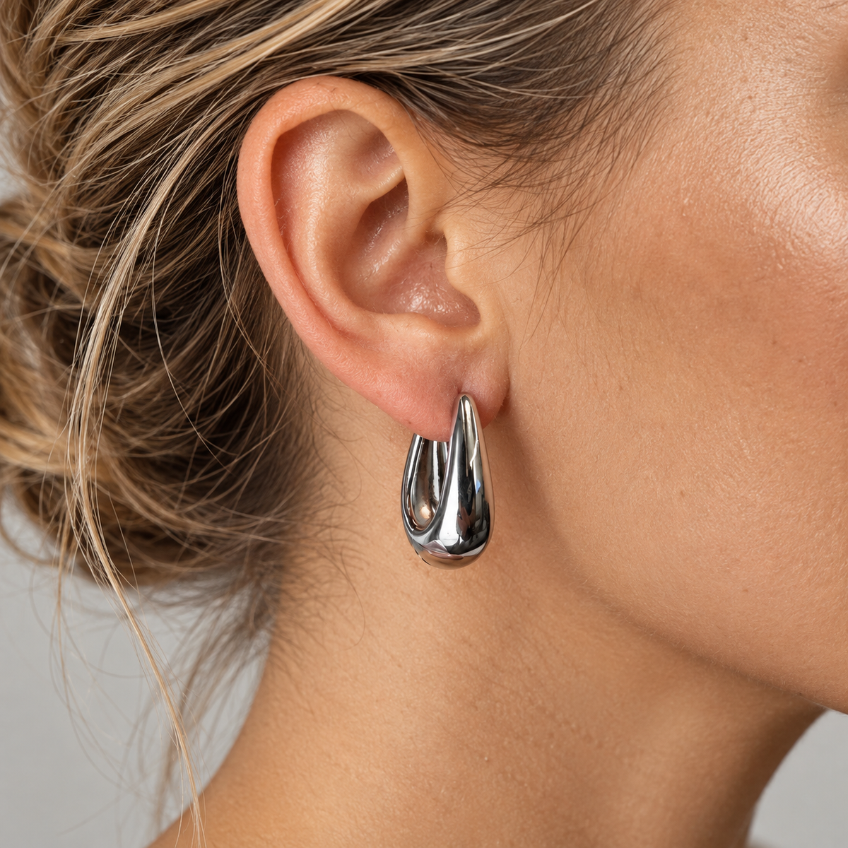 PM160 - Silver Chunky Teardrop Huggie Minđuše