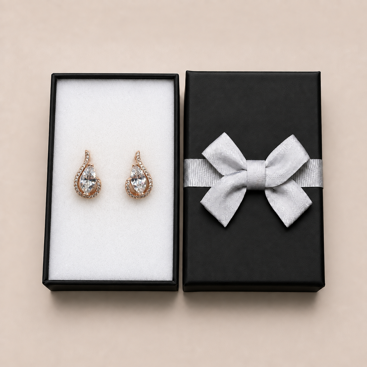 PM108G - Gold Marquise CZ Pavé Swirl Leverback Minđuše