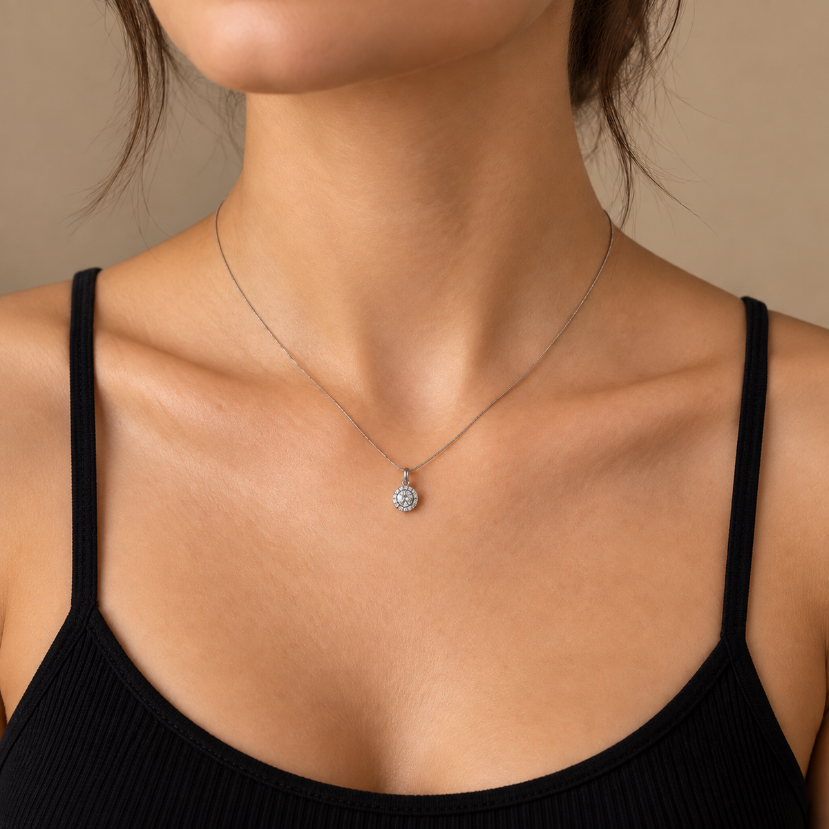 PO052 - Silver Round Pavé Sparkle Pendant Ogrlica