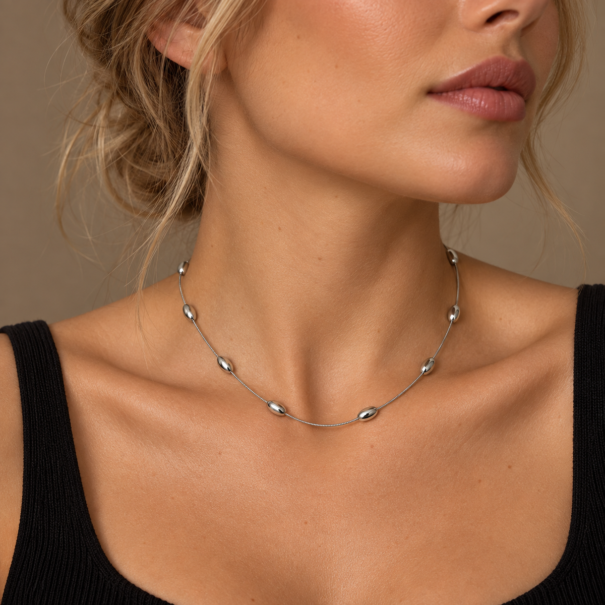 PO058 - Silver Oval Bead Station Chain Ogrlica