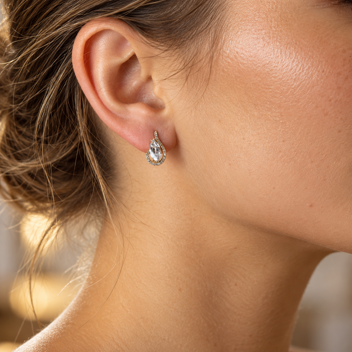 PM108G - Gold Marquise CZ Pavé Swirl Leverback Minđuše