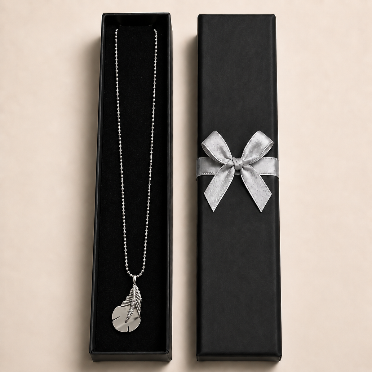 PO065 - Silver MOP Leaf CZ Feather Ball Chain Ogrlica