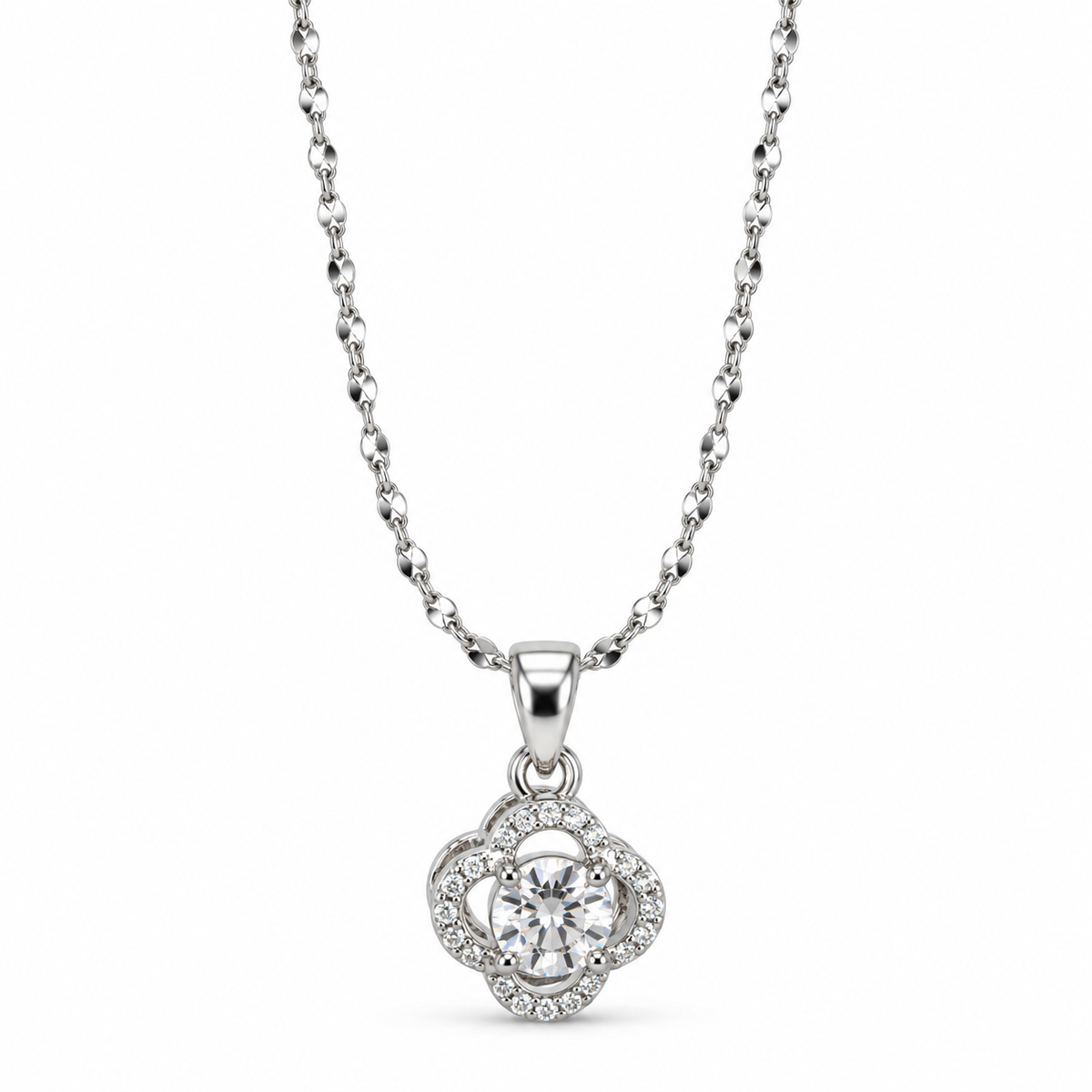 PO066 - Silver Round CZ Floral Halo Pendant Ogrlica sa centralnim CZ kamenom i pavé floralnim detaljima